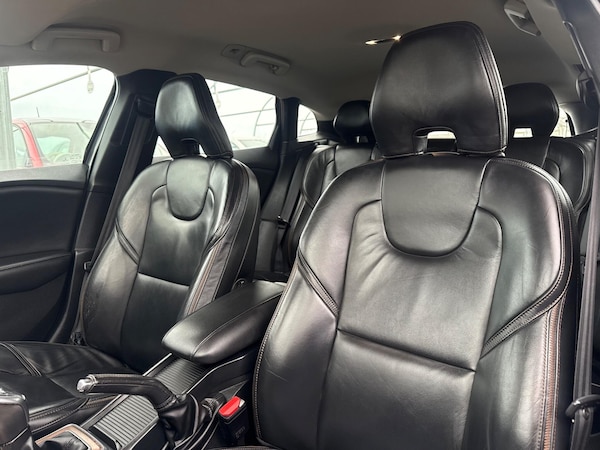 Used Volvo V40 Cross Country 2014 for sale - 76307400: Photo 60