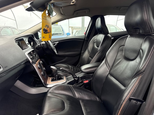 Used Volvo V40 Cross Country 2014 for sale - 76307400: Photo 61