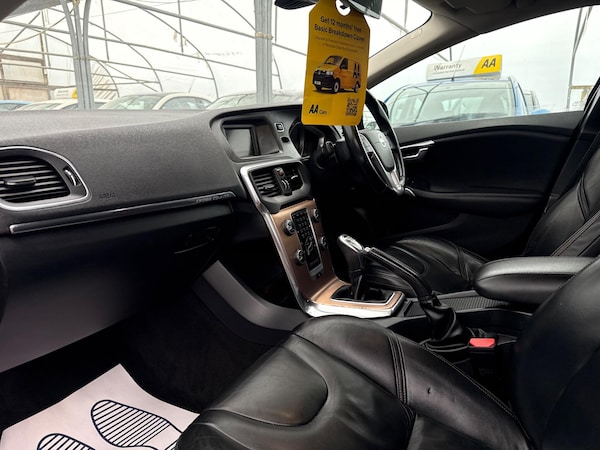 Used Volvo V40 Cross Country 2014 for sale - 76307400: Photo 63