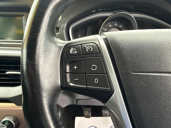 Used Volvo V40 Cross Country 2014 for sale - 76307400: Photo 66