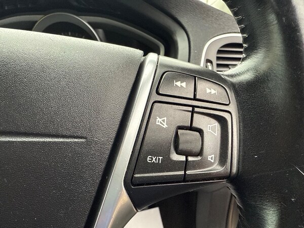 Used Volvo V40 Cross Country 2014 for sale - 76307400: Photo 67
