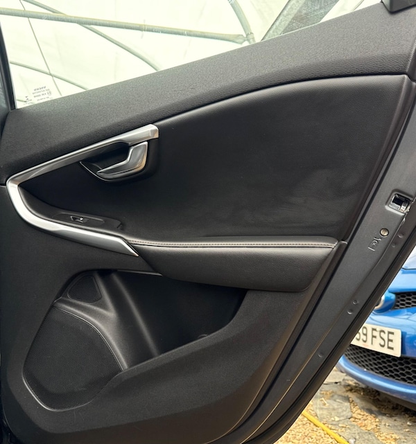 Used Volvo V40 Cross Country 2014 for sale - 76307400: Photo 72
