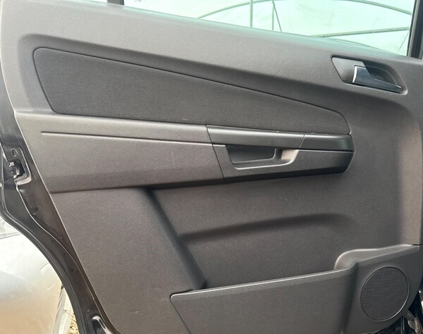 Used Vauxhall Zafira 2007 for sale - 76175574: Photo 81