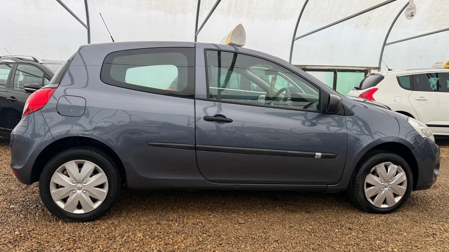 Used Renault Clio for sale - 77345126: Photo 32