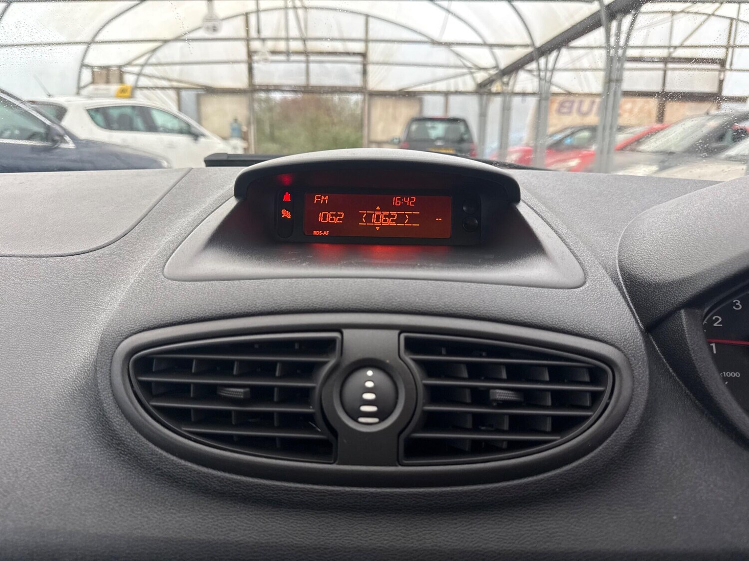 Used Renault Clio for sale - 77345126: Photo 64