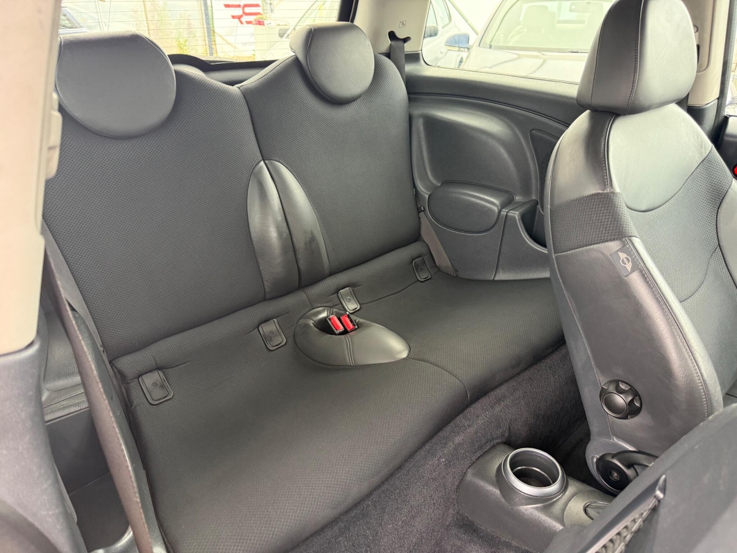 Used MINI Hatch 2005 for sale - 76072345: Photo 13