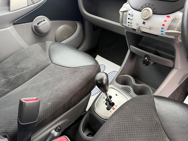 Used Toyota AYGO 2011 for sale - 76337368: Photo 13