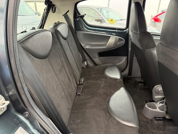 Used Toyota AYGO 2011 for sale - 76337368: Photo 18