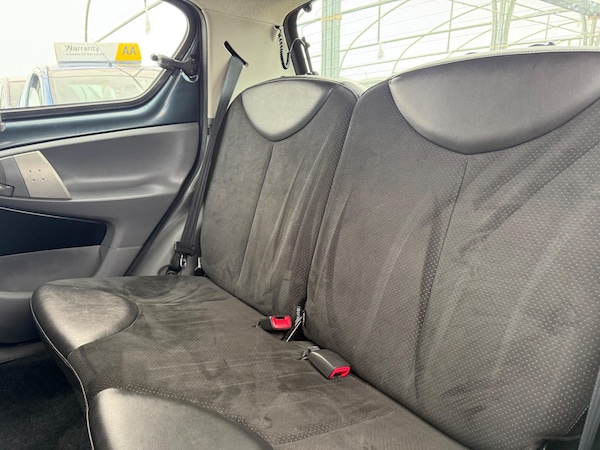 Used Toyota AYGO 2011 for sale - 76337368: Photo 23