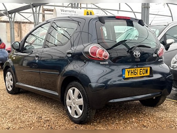 Used Toyota AYGO 2011 for sale - 76337368: Photo 2
