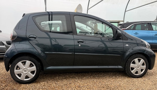 Used Toyota AYGO 2011 for sale - 76337368: Photo 34