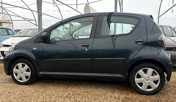 Used Toyota AYGO 2011 for sale - 76337368: Photo 40