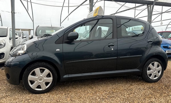 Used Toyota AYGO 2011 for sale - 76337368: Photo 41