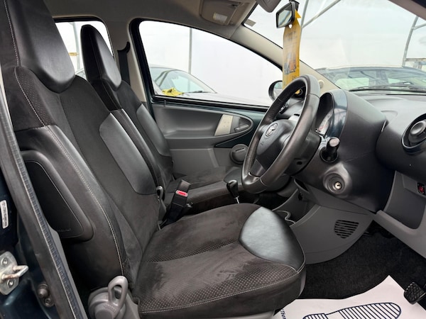 Used Toyota AYGO 2011 for sale - 76337368: Photo 46