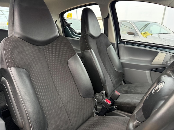 Used Toyota AYGO 2011 for sale - 76337368: Photo 47