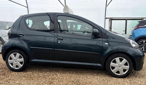 Used Toyota AYGO 2011 for sale - 76337368: Photo 5