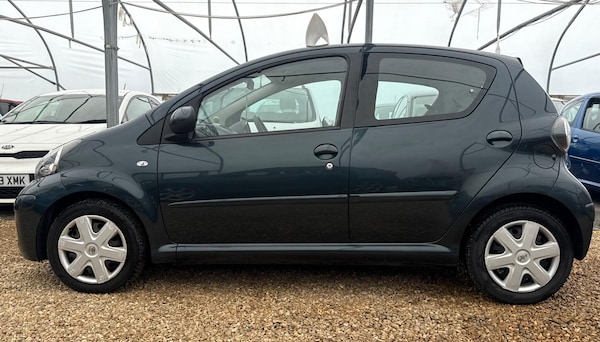 Used Toyota AYGO 2011 for sale - 76337368: Photo 7