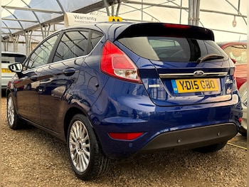 Used Ford Fiesta 2015 for sale - 77215132: Photo