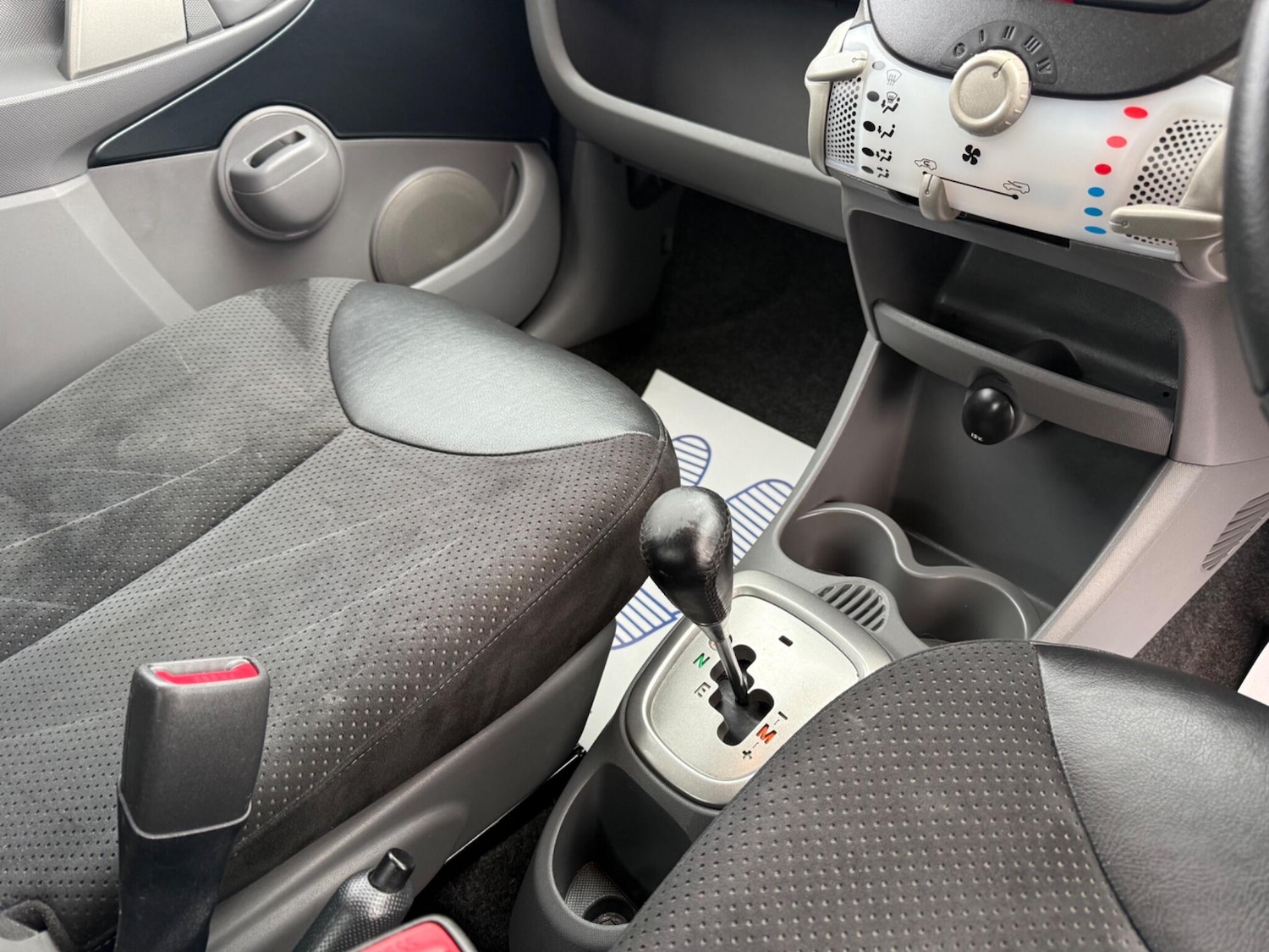 Used Toyota AYGO 2011 for sale - 76473792: Photo 13