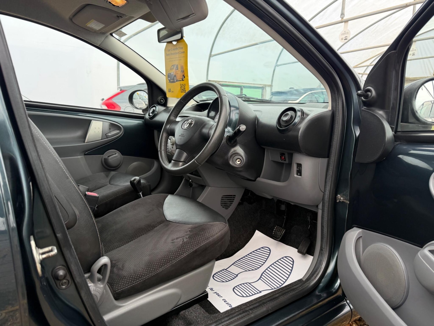 Used Toyota AYGO 2011 for sale - 76473792: Photo 14