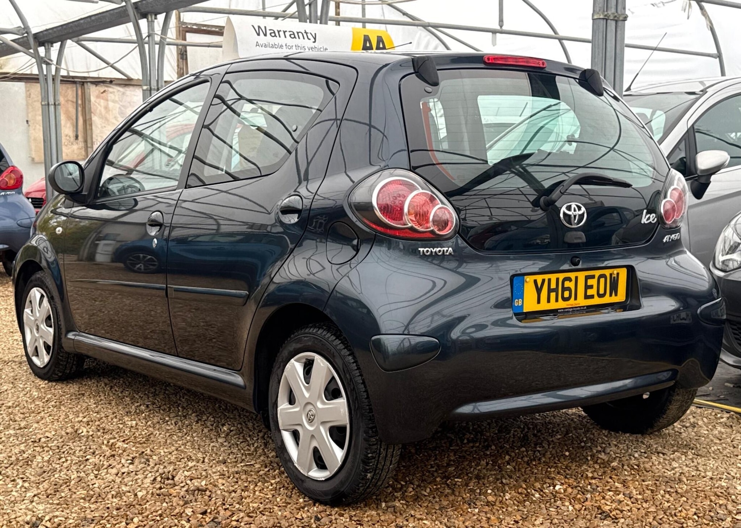 Used Toyota AYGO 2011 for sale - 76473792: Photo 2