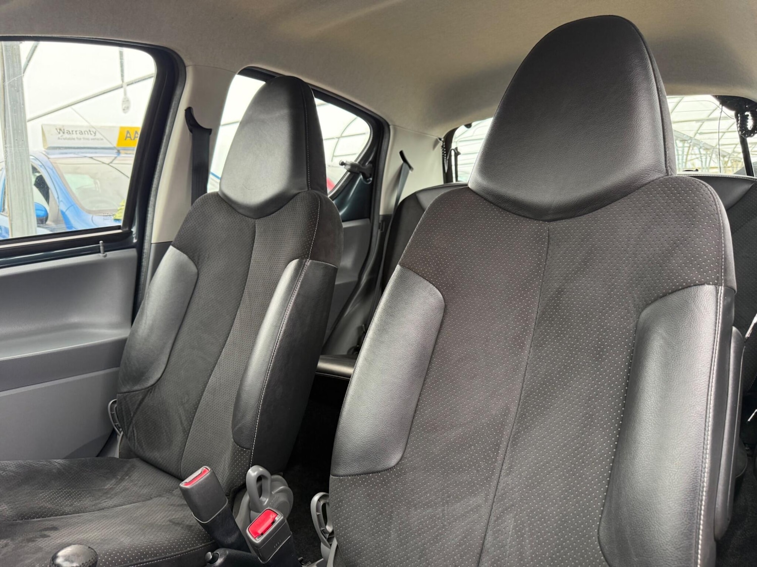 Used Toyota AYGO 2011 for sale - 76473792: Photo 26