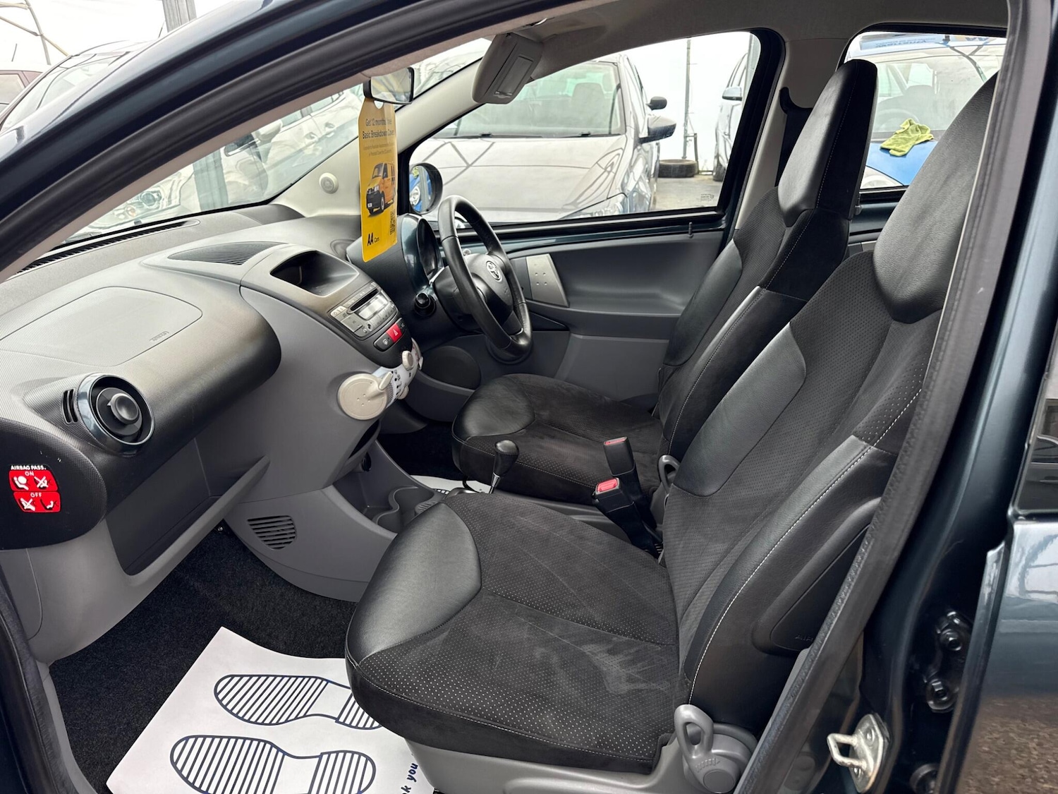 Used Toyota AYGO 2011 for sale - 76473792: Photo 27