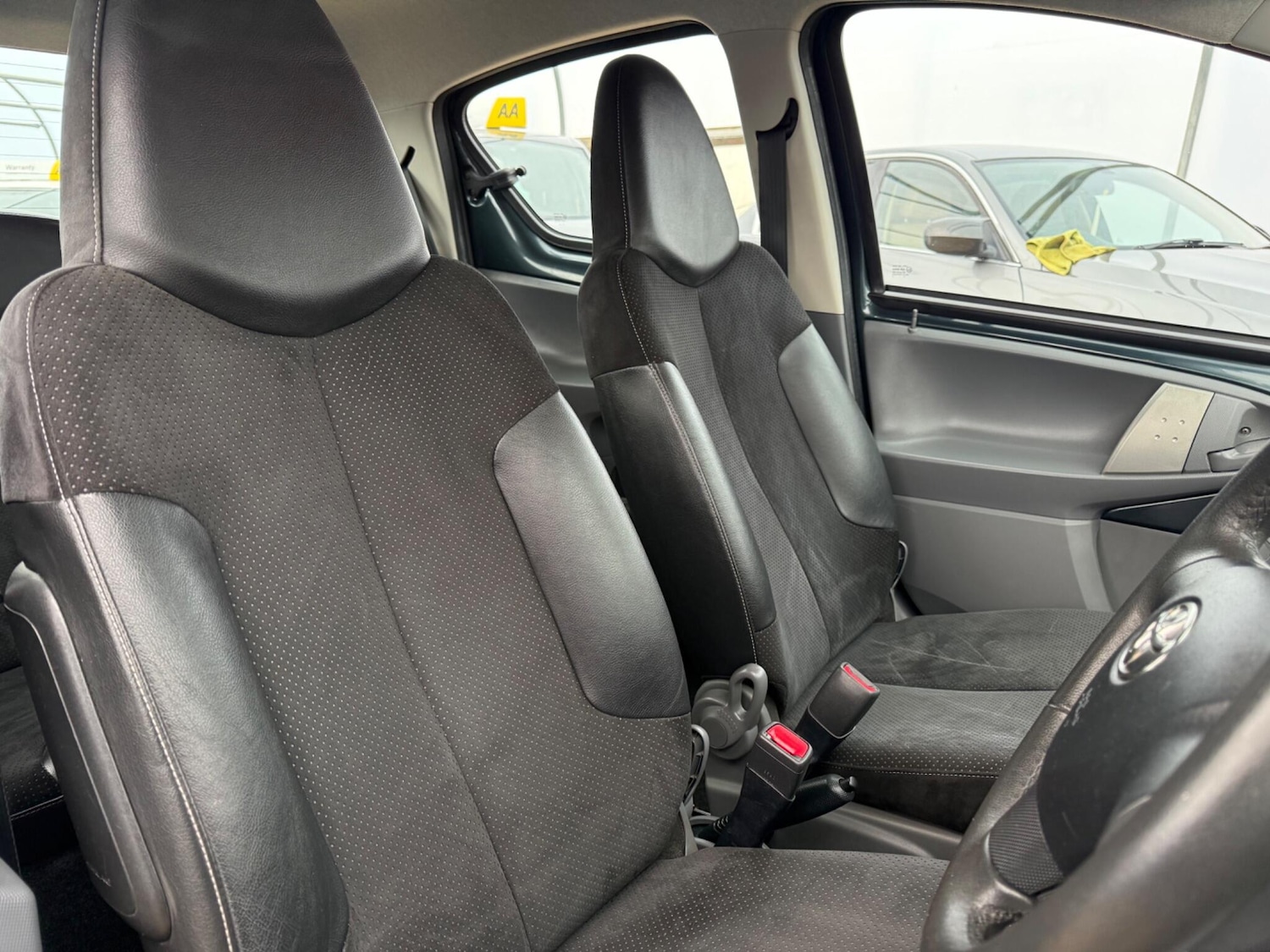 Used Toyota AYGO 2011 for sale - 76473792: Photo 47