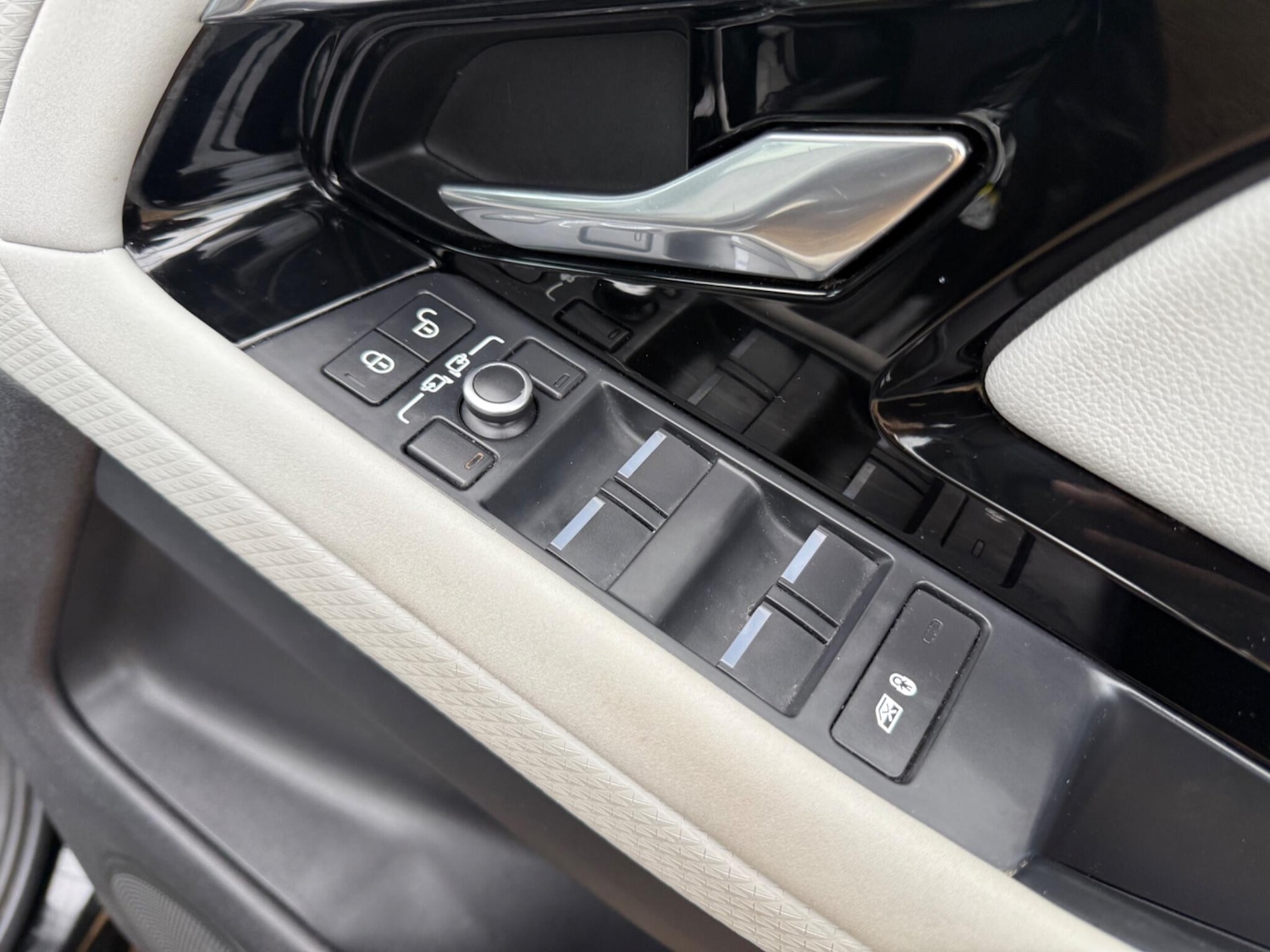 Used Land Rover Range Rover Evoque 2019 for sale - 76912707: Photo 75