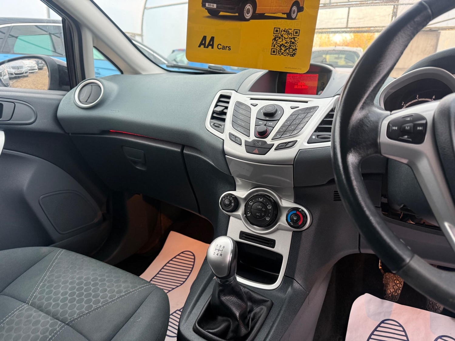 Used Ford Fiesta 2010 for sale - 76613124: Photo 12