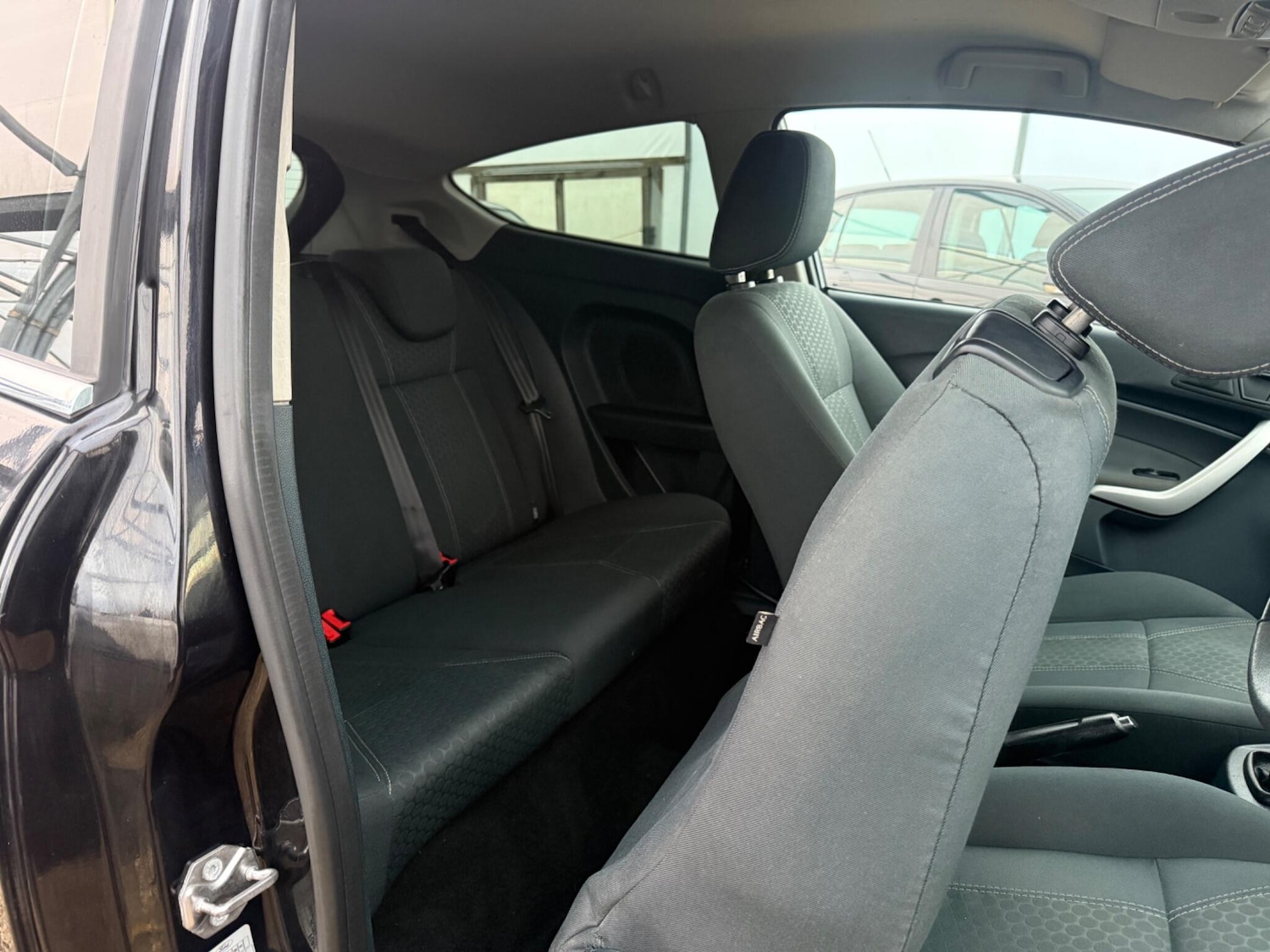 Used Ford Fiesta 2010 for sale - 76613124: Photo 16