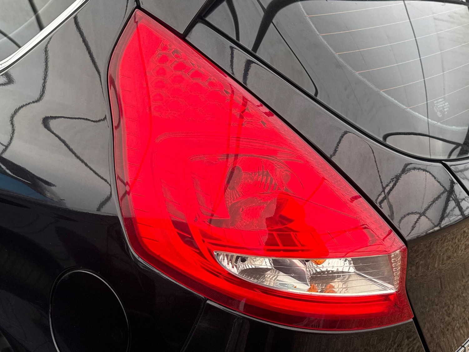 Used Ford Fiesta 2010 for sale - 76613124: Photo 76