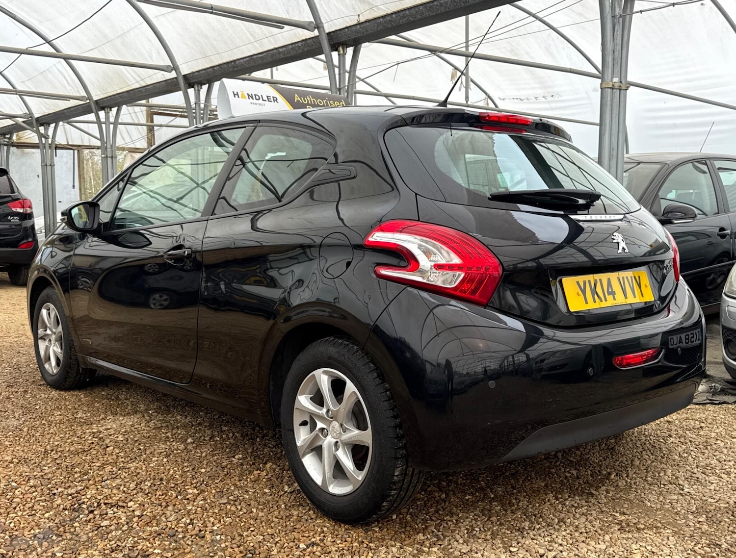 Used Peugeot 208 for sale - 78127399: Photo 2