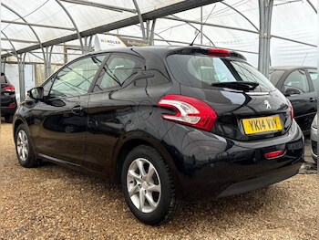 Used Peugeot 208 2014 for sale - 78127399: Photo