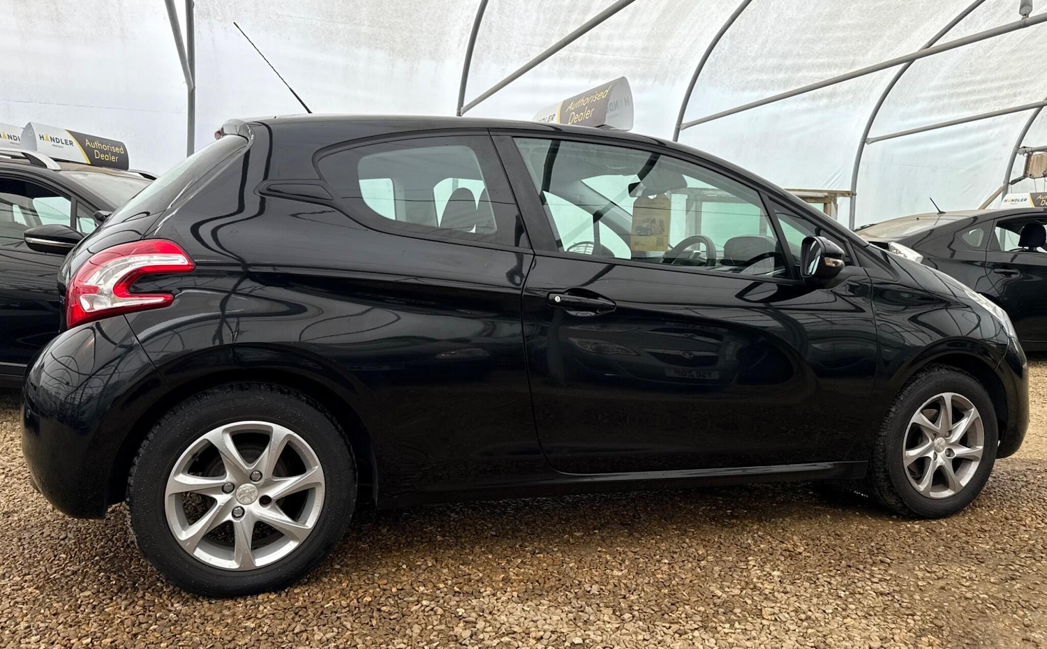 Used Peugeot 208 for sale - 78127399: Photo 35