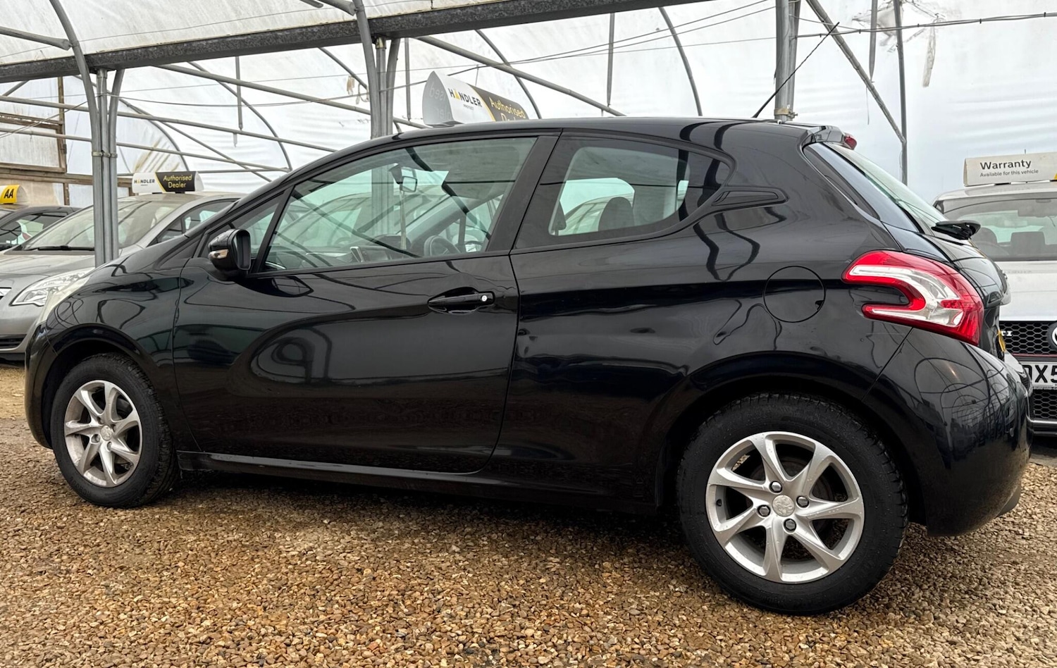 Used Peugeot 208 for sale - 78127399: Photo 39