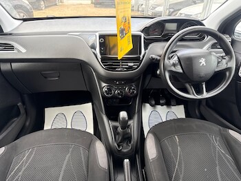 Used Peugeot 208 2014 for sale - 78127399: Photo