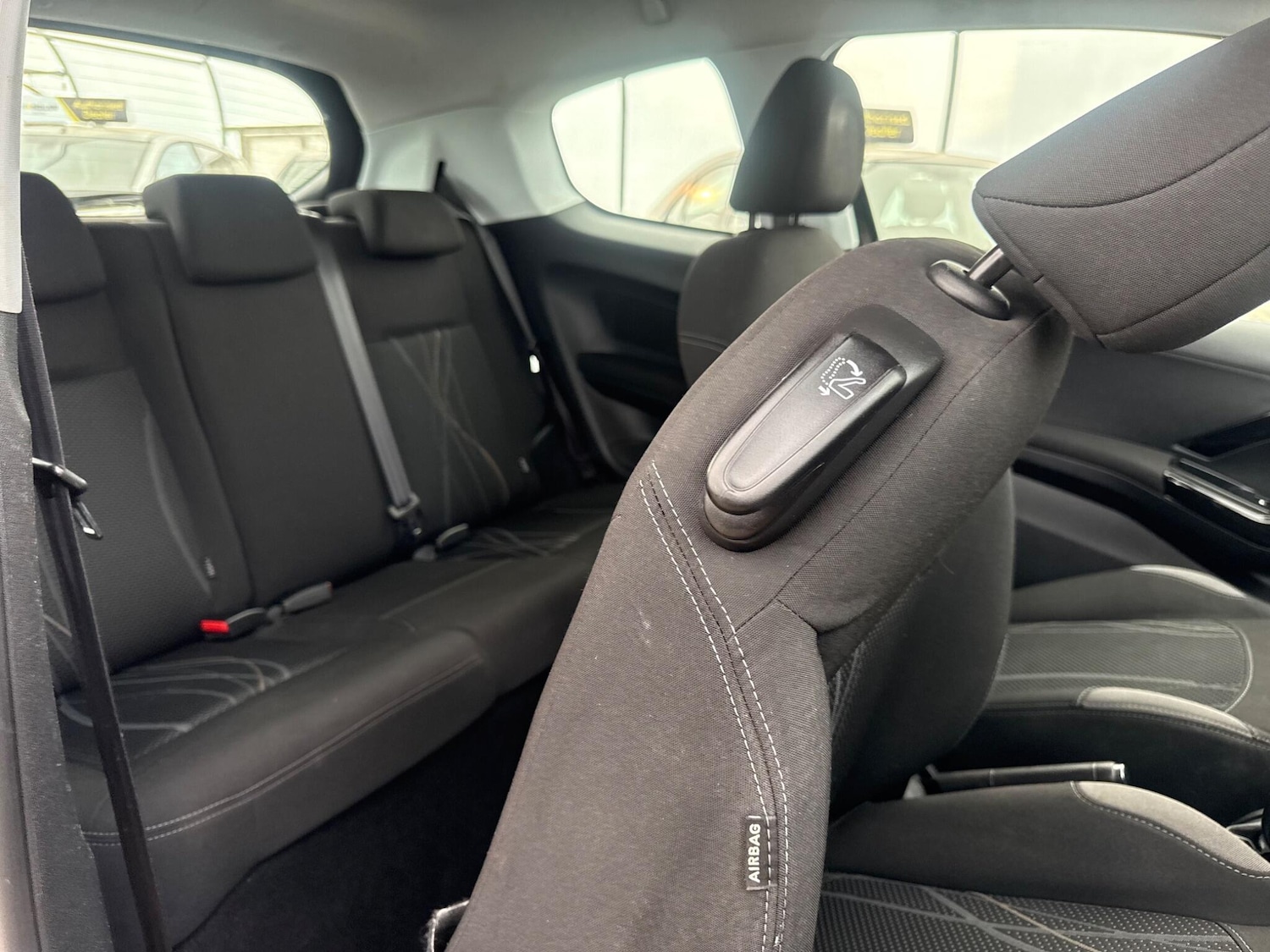 Used Peugeot 208 for sale - 78127399: Photo 50