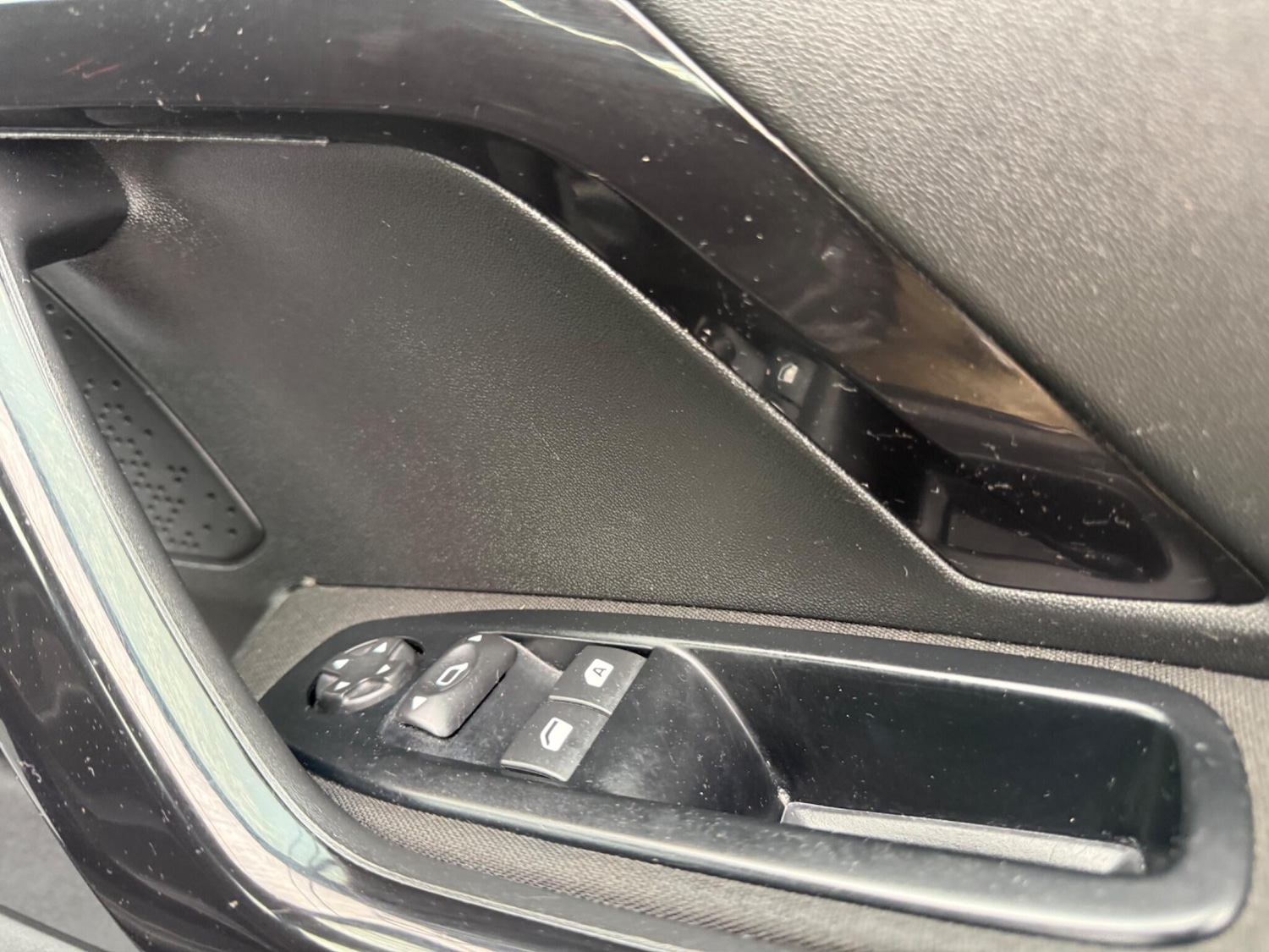 Used Peugeot 208 for sale - 78127399: Photo 62