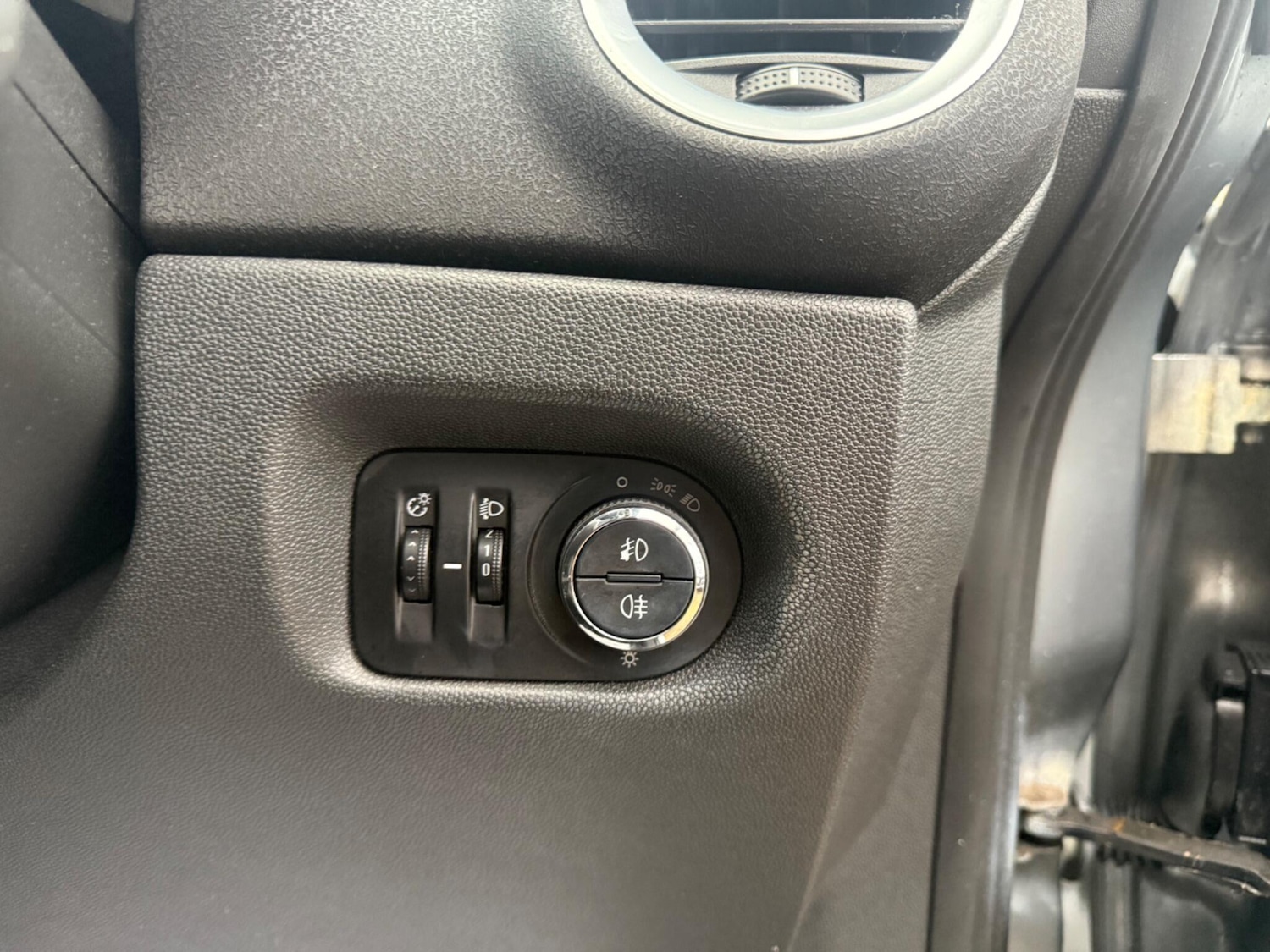 Used Vauxhall Corsa 2011 for sale - 77305440: Photo 69