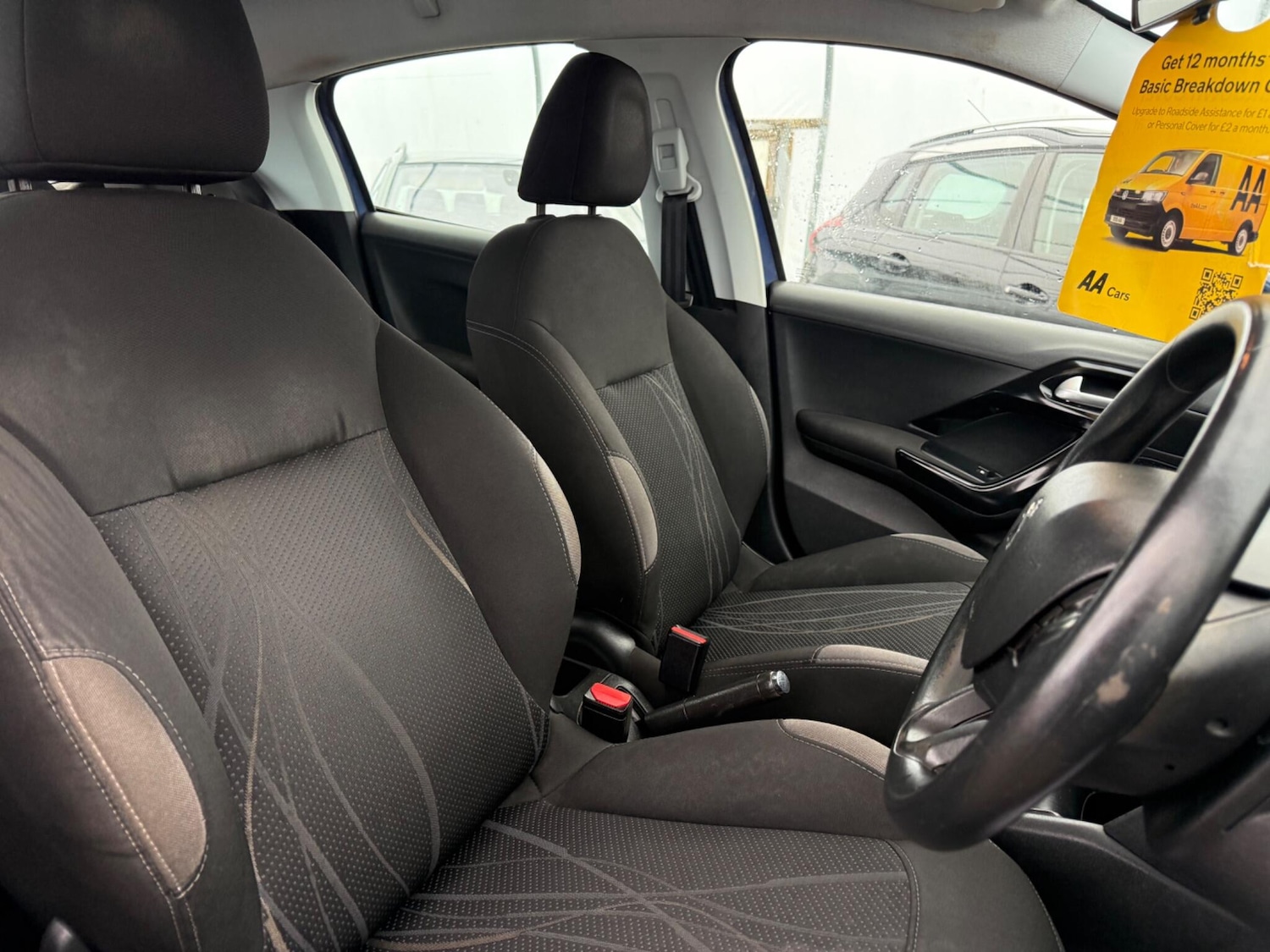 Used Peugeot 208 2014 for sale - 77612639: Photo 16