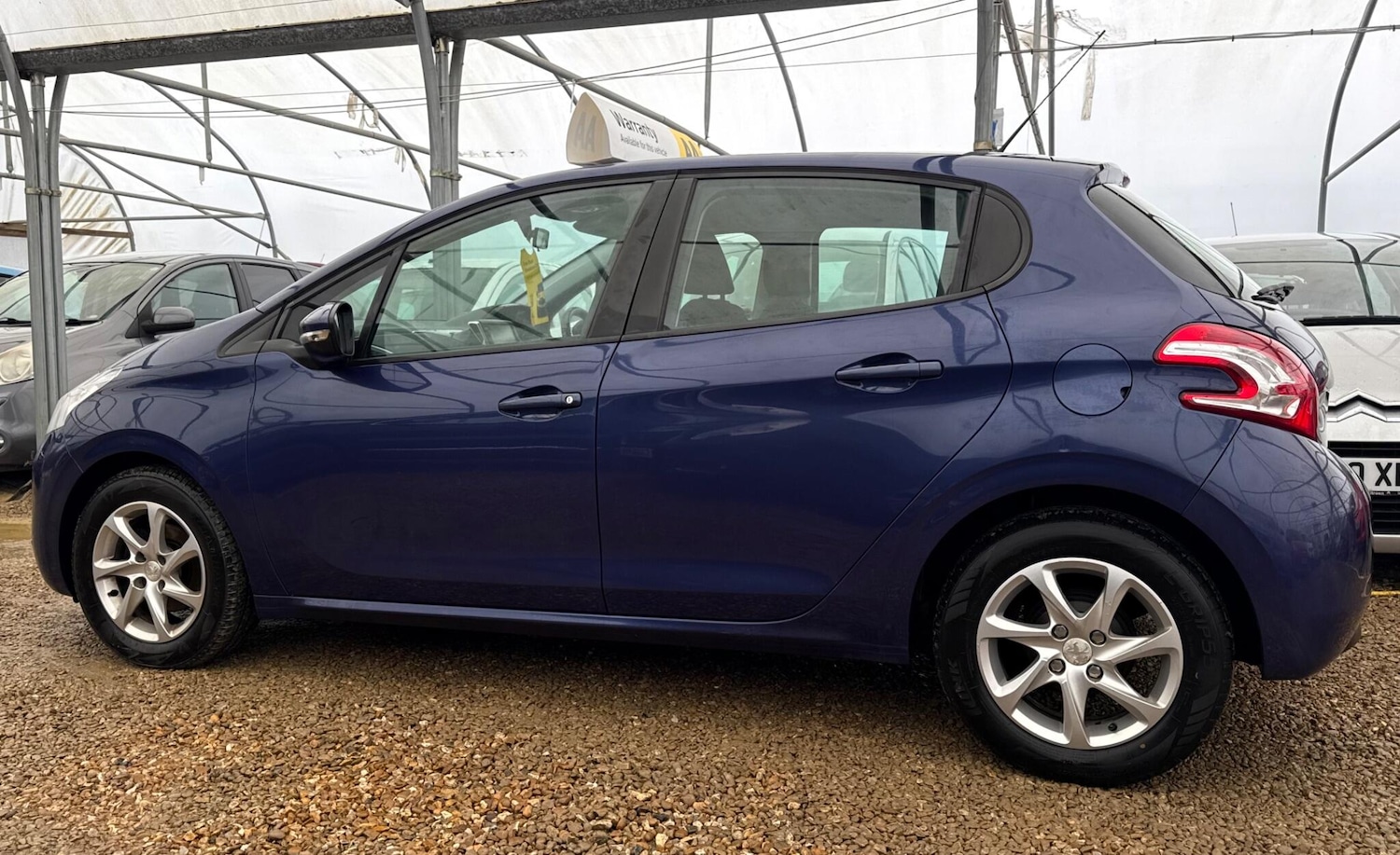 Used Peugeot 208 2014 for sale - 77612639: Photo 40