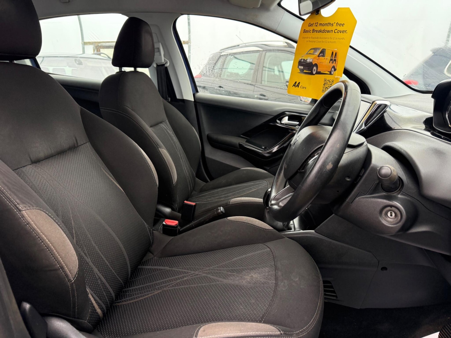 Used Peugeot 208 2014 for sale - 77612639: Photo 46