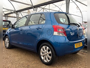 Used Toyota Yaris 2011 for sale - 77306330: Photo