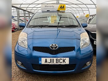 Used Toyota Yaris 2011 for sale - 77306330: Photo