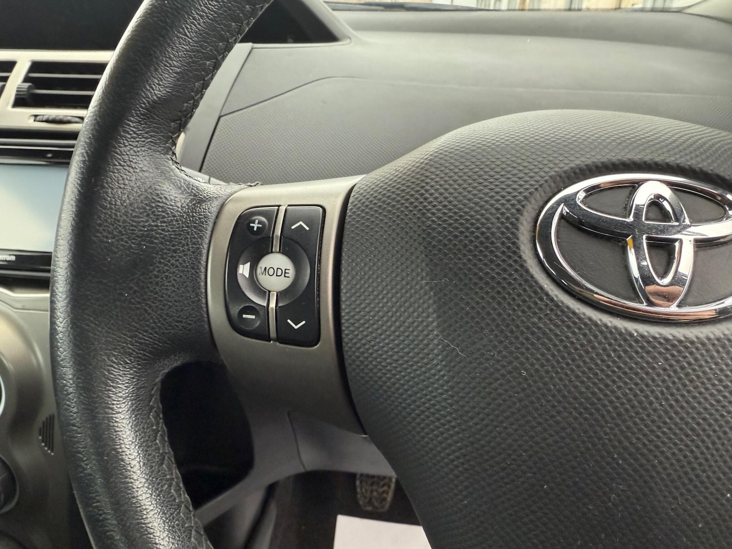 Used Toyota Yaris for sale - 77306330: Photo 59