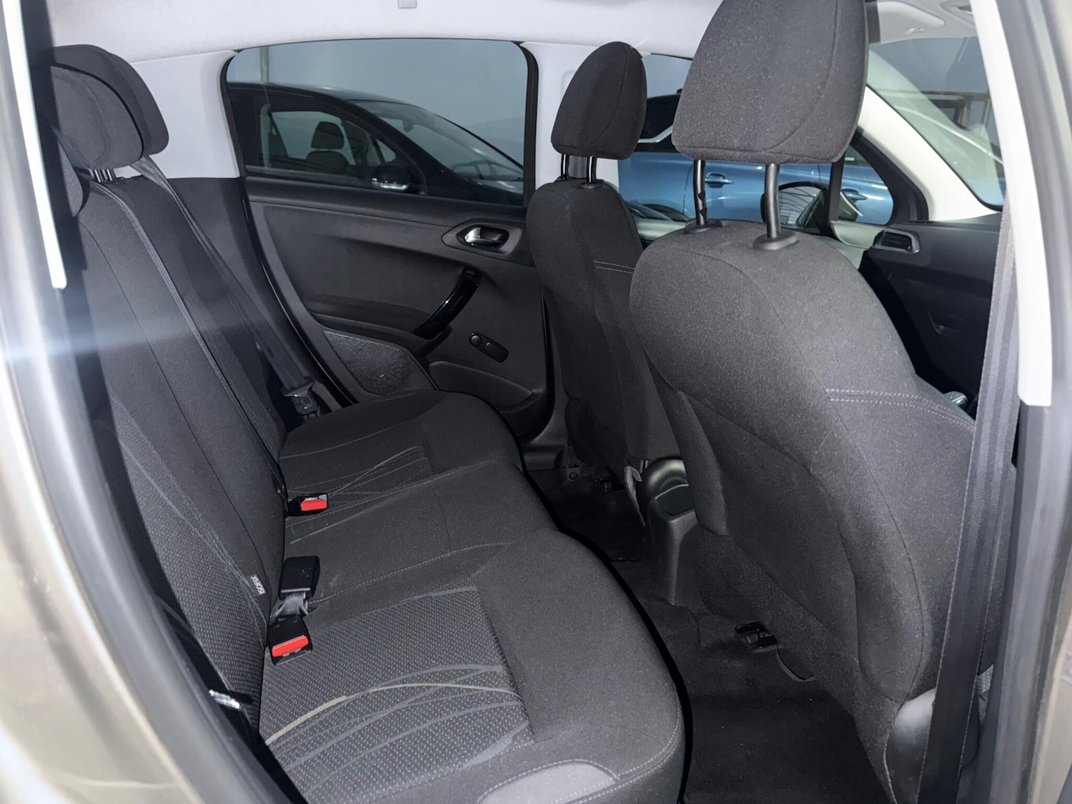 Used Peugeot 208 2013 for sale - 76644558: Photo 16