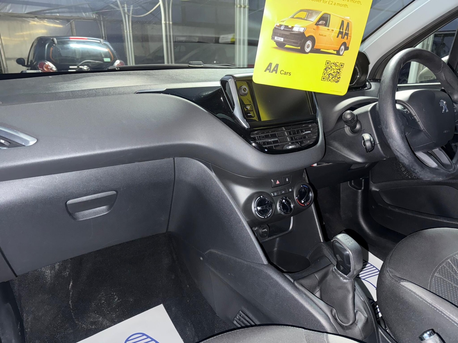 Used Peugeot 208 2013 for sale - 76644558: Photo 24