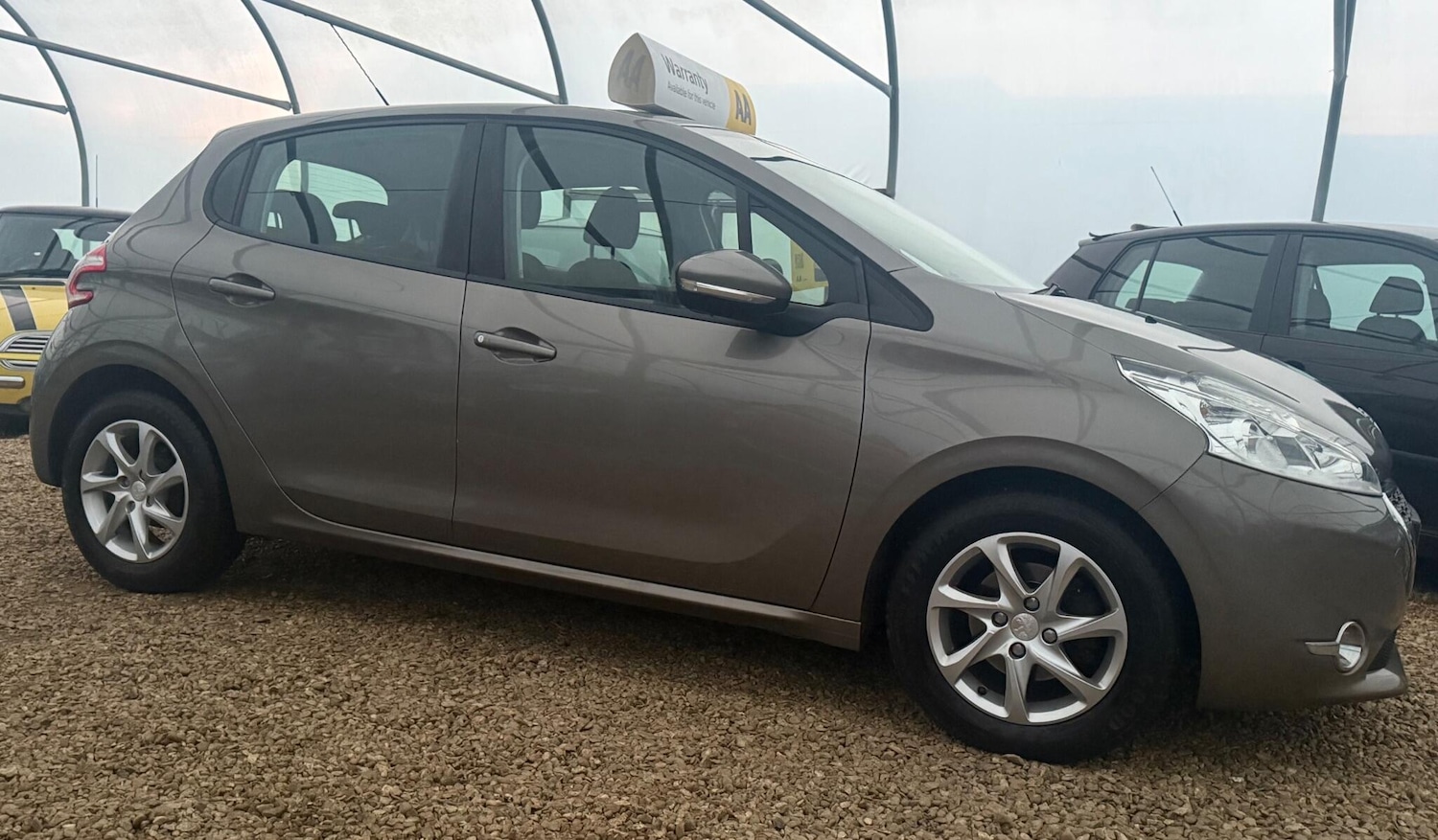 Used Peugeot 208 2013 for sale - 76644558: Photo 27