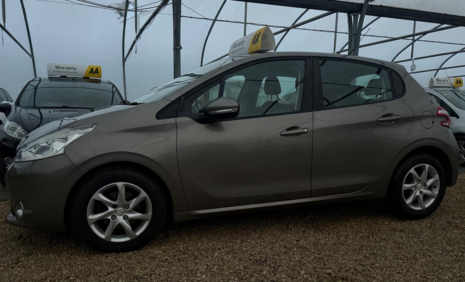 Used Peugeot 208 2013 for sale - 76644558: Photo 37